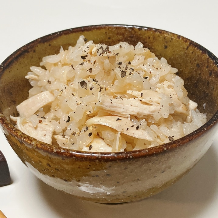 旨味たっぷり!まるごと鶏ムネ肉の炊き込みご飯
